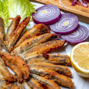 plato de boqueronos fritos